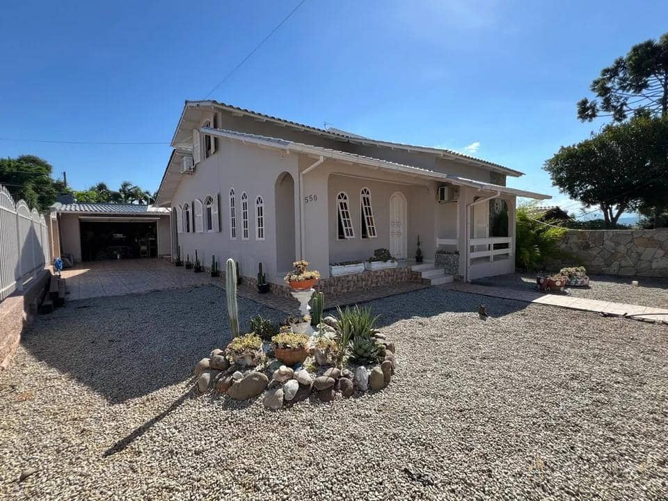 Casa para venda, 173,14m², com 4 dormitórios - Pinheirinho, Criciúma